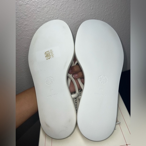 ALEXANDER MCQUEEN Cross Over Open Toe Strap Sandals - Picture 7 of 9